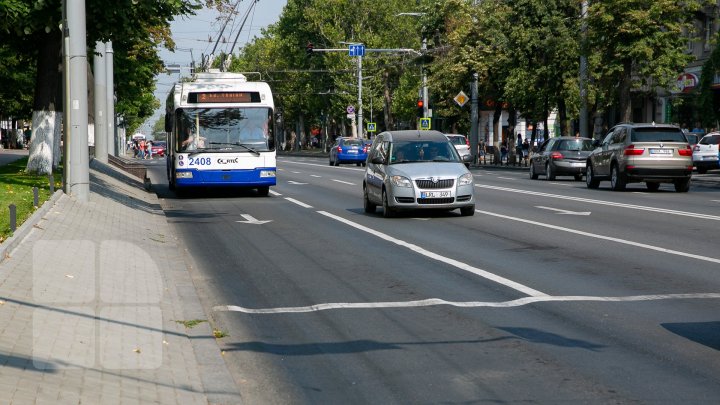 Mai multe rute de troleibuz şi autobuz îşi vor schimba traseele. Vezi cum va circula transportul public de Hramul oraşului Chişinău