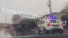 (VIDEO) Accident matinal la Băcioi. Un automobil, făcut zob, după ce a fost lovit de un camion