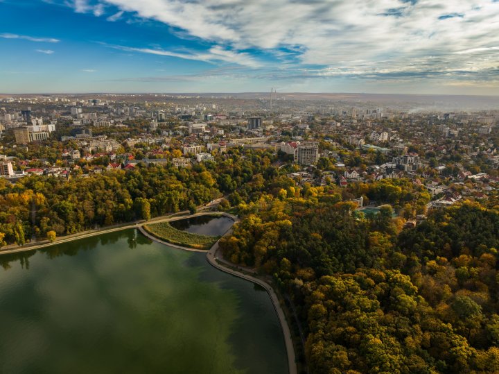 Imagini spectaculoase, surprinse de un fotograf în parcul Valea Morilor, la mijloc de noiembrie