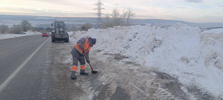 ( FOTO )În Căinari, Criuleni și Ștefan Vodă se circulă cu dificultate, anunţă Administraţia de Stat a Drumurilor