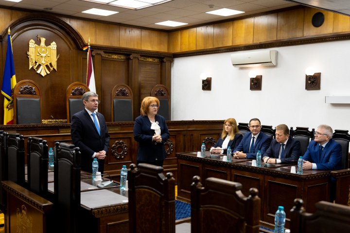 Viorica Puica, noua judecătoare a Curții Constituționale, prezentată angajaților (FOTO)