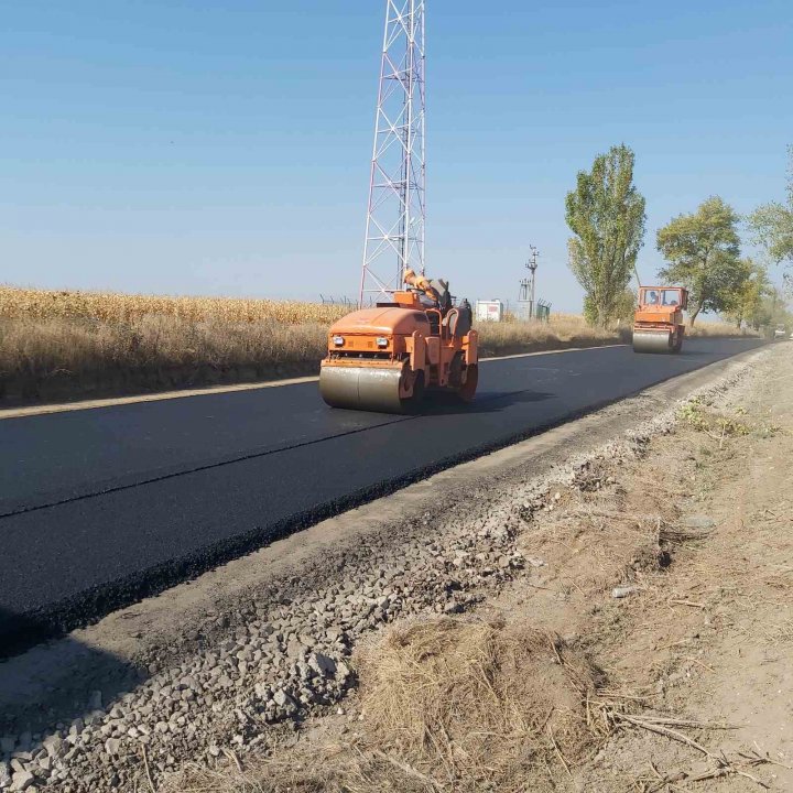 ( FOTO) Un drum regional din raionul Fălești a fost reparat cu succes. Costul lucrărilor