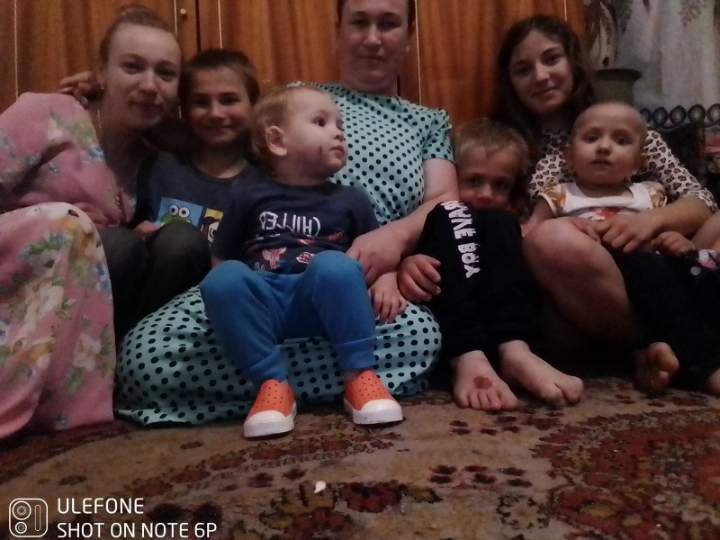 DRAMĂ fără margini într-o familie de moldoveni. Doi din 7 copii, diagnosticați cu leucemie. Pentru a fi salvaţi, micuţii au nevoie de ajutorul oamenilor cu inimă mare (FOTO)