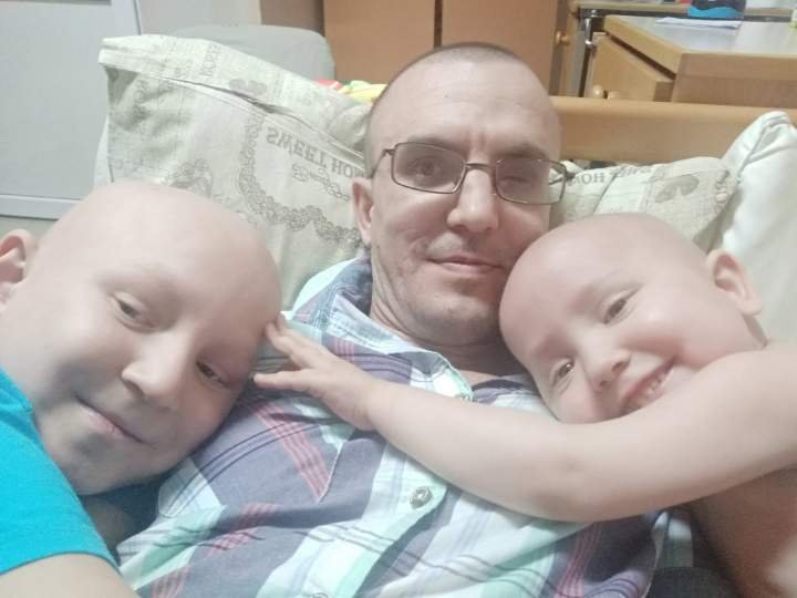 DRAMĂ fără margini într-o familie de moldoveni. Doi din 7 copii, diagnosticați cu leucemie. Pentru a fi salvaţi, micuţii au nevoie de ajutorul oamenilor cu inimă mare (FOTO)