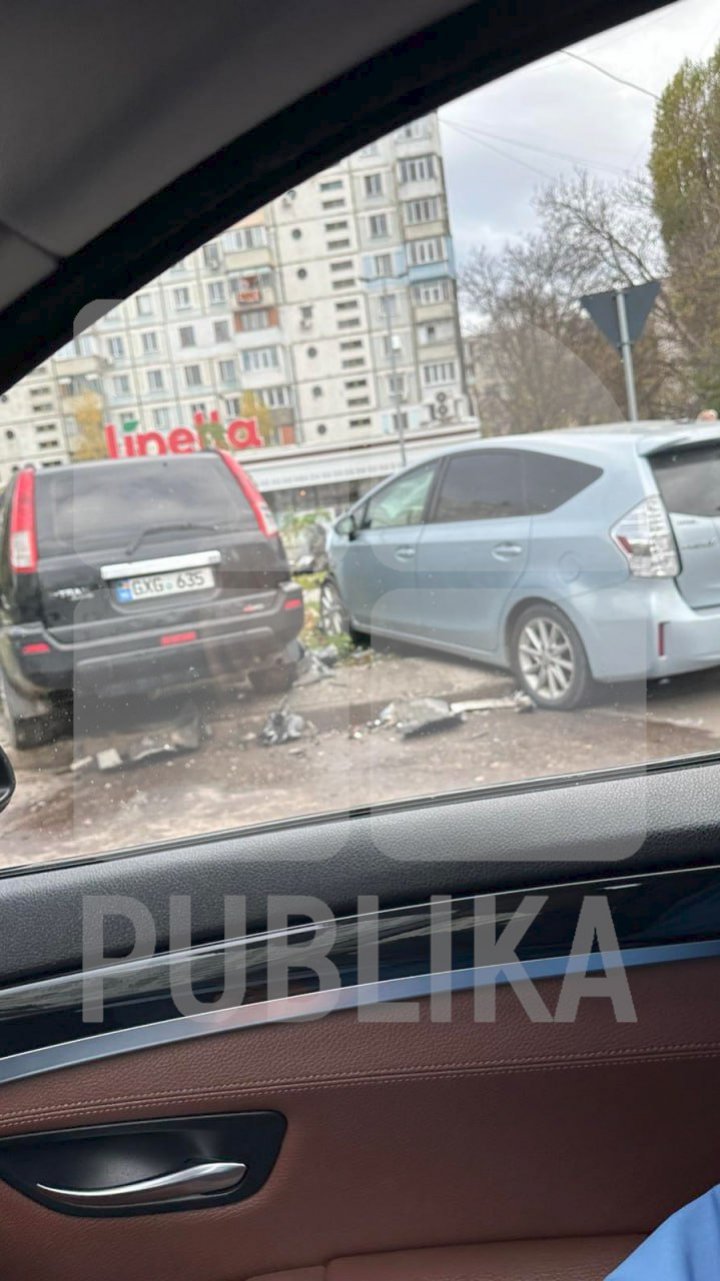 Accident grav în Capitală: Două maşini s-au lovit VIOLENT (VIDEO)