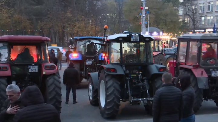 Agricultorii, un nou ULTIMATUM pentru guvernare. Dacă nu vor fi auziţi, luni revin în PMAN şi vor protesta activ cu tehnica