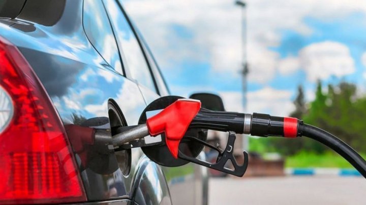 Benzina se ieftineşte cu 1 ban! Cât va costa miercuri un litru de motorină