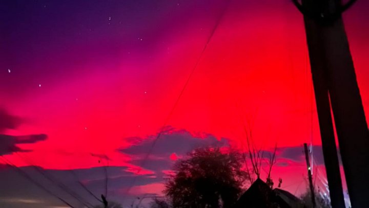 (FOTO) Imagini SPECTACULOASE pe cerul din sudul Moldovei. La Cahul a fost văzută aurora boreală