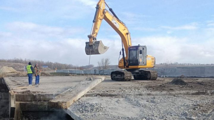 FOTO Au demarat lucrările de reparaţie a Podului de la Sagaidacul Nou. Câţi bani au fost alocaţi