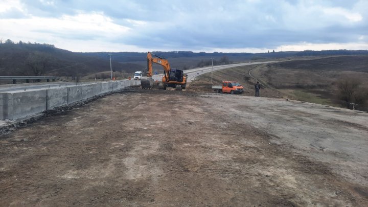 FOTO Au demarat lucrările de reparaţie a Podului de la Sagaidacul Nou. Câţi bani au fost alocaţi