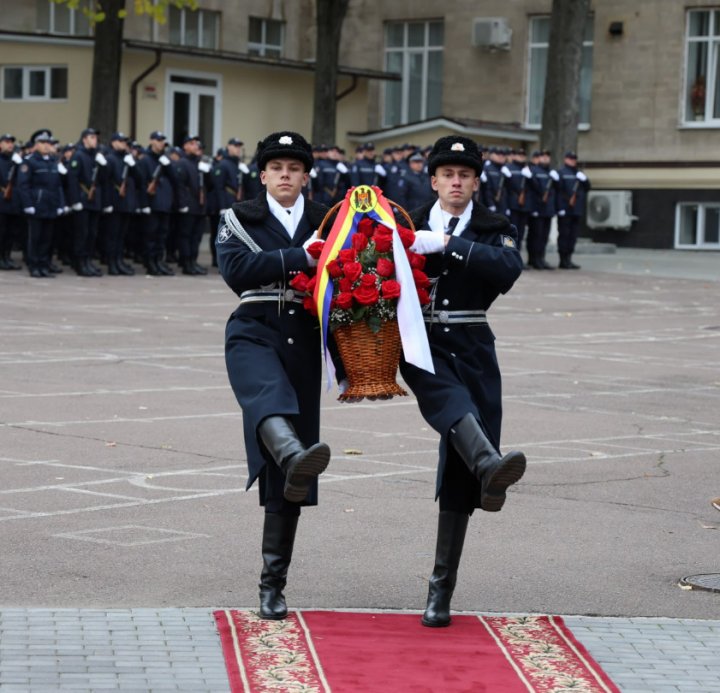 33 de salvatori și pompieri din Chişinău au depus jurământul solemn (FOTO)