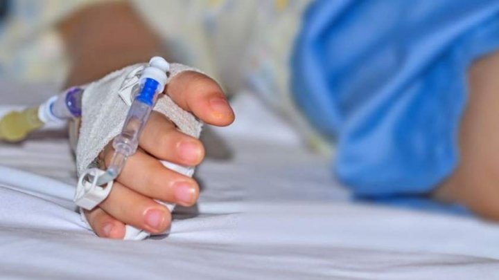 Doi copii din raionul Şoldăneşti, pe patul de spital, după ce s-au intoxicat cu ciocolată