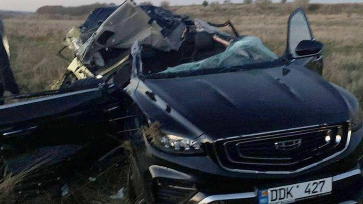 DETALII despre accidentul de la Fălești. O tânără de 19 ani a murit (FOTO)