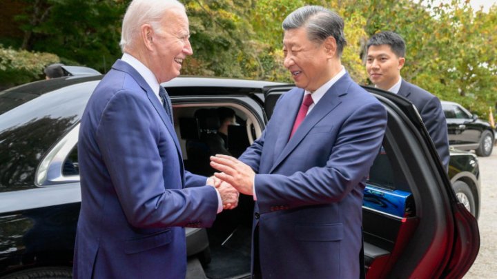 Biden către Xi Jinping: Ce mașină frumoasă aveți, seamănă cu acel Cadillac parcat acolo. Știi cum se numește mașina aceea? Bestia  