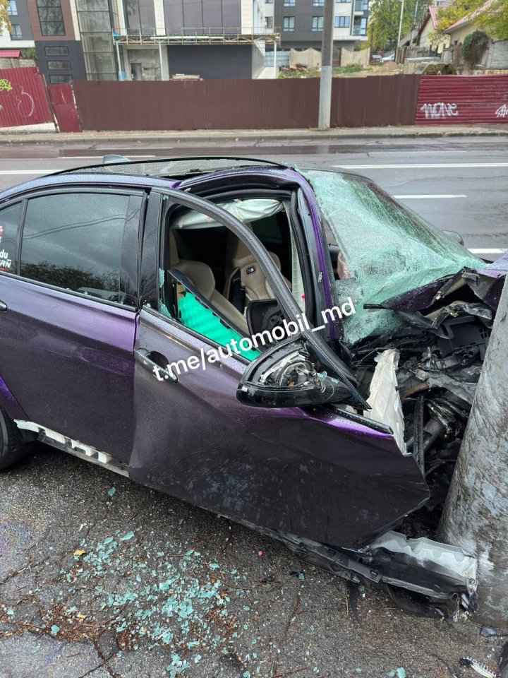 (FOTO) ACCIDENT pe strada Alba Iulia din Capitală