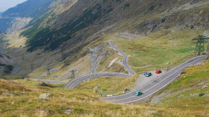 Circulaţia pe Transfăgărăşan şi Transalpina se închide de luni, 06.11.2023 