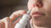 Picăturile de nas pot crea dependență și afecta creierul. Ce recomandă specialiștii