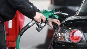 Benzina rămâne la același preț, iar motorina se IEFTINEŞTE cu 11 bani. Cât vor costa miercuri carburanții