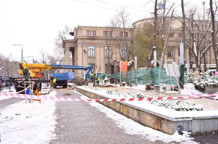 Ce se va întâmpla timp de 3 zile în scuarul Mihai Eminescu din Capitală. Spaţiul public va fi delimitat şi securizat (FOTO)