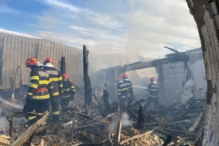 INCENDIU de proporţii. Cel puțin un copil și patru adulți au murit (FOTO/VIDEO)