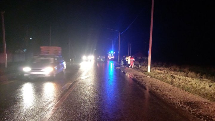 Accident mortal în raionul Călăraşi. O femeie, spulberată de o maşină în timp ce traversa strada neregulamentar