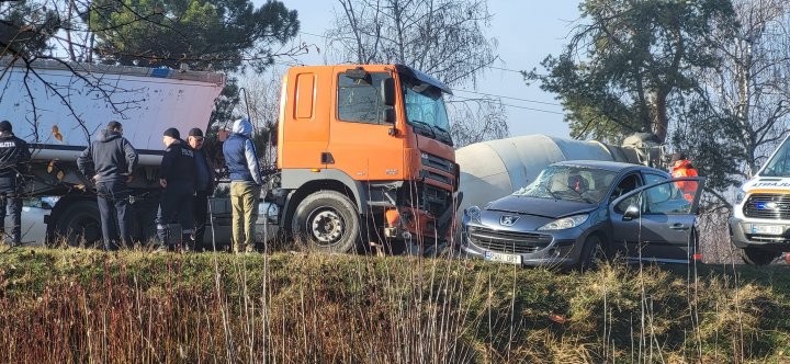 Accident GRAV pe şoseaua Balcani. La faţa locului au intervenit poliţia şi ambulanţa (FOTO)