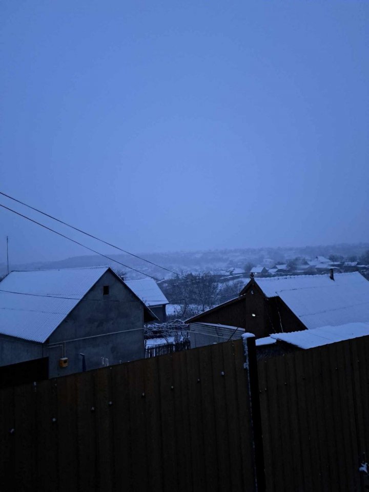 NINGE în sudul Moldovei. La Căuşeni e atmosferă feerică de iarnă. Totul s-a tansformat într-un alb imaculat (VIDEO/FOTO)