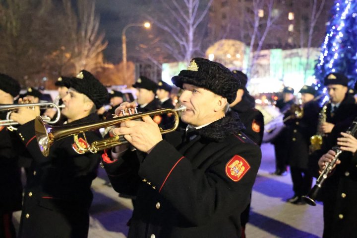 Un licăr de bucurie şi atmosferă de sărbătoare pentru micii pacienți, internați la Institutul Oncologic (FOTO/VIDEO)