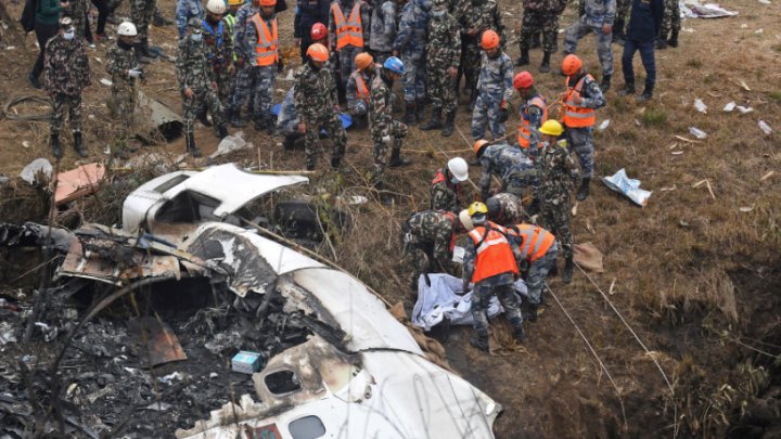 Accidentul aviatic cu 72 de morți din Nepal s-a produs după o eroare a piloților. A fost cel mai mortal accident din ultimii 30 de ani (RAPORT)