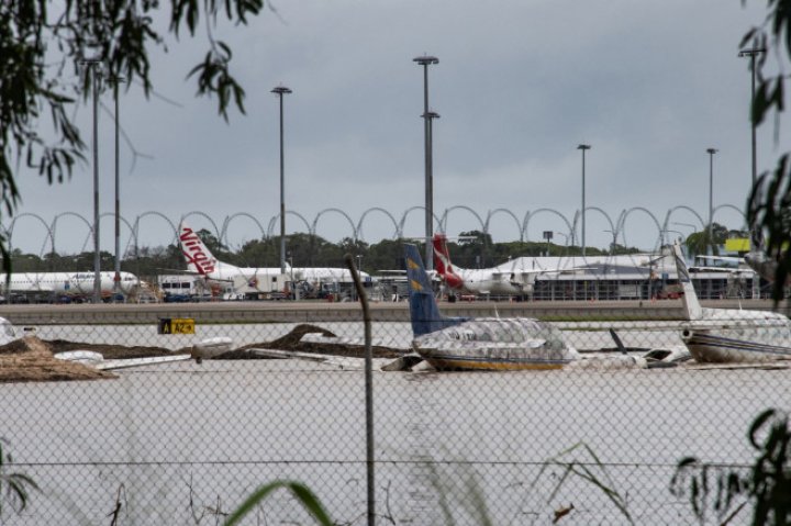 Inundaţii puternice în Australia. Puhoaiele au adus crocodili în orașe, au inundat aeroporturi și drumuri. Peste 200 de oameni, evacuaţi (FOTO)