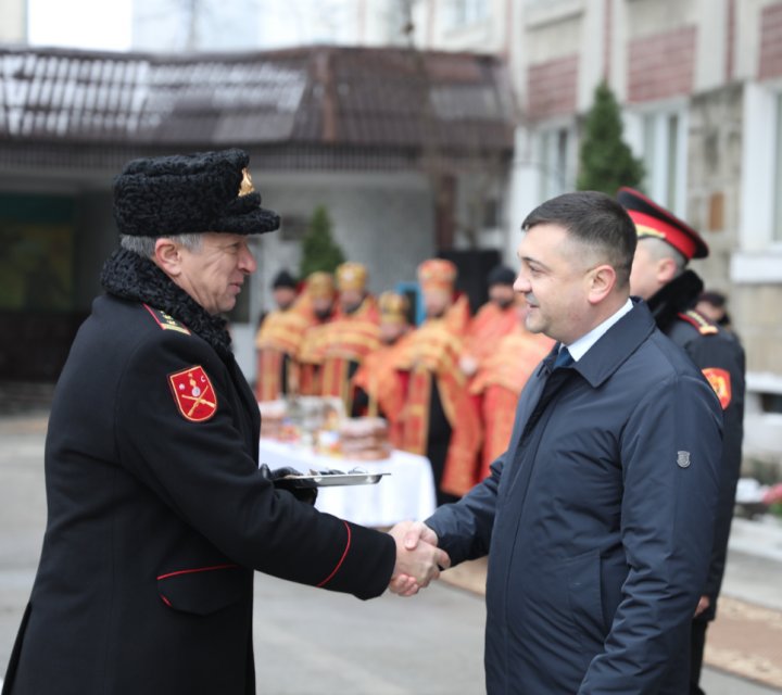 (FOTO) Inspectoratul General de Carabinieri sărbătorește astăzi 32 de ani de la înfiinţare