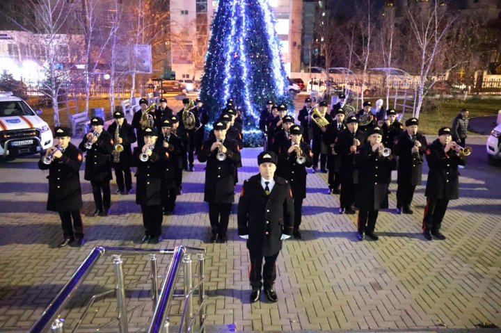 Un licăr de bucurie şi atmosferă de sărbătoare pentru micii pacienți, internați la Institutul Oncologic (FOTO/VIDEO)