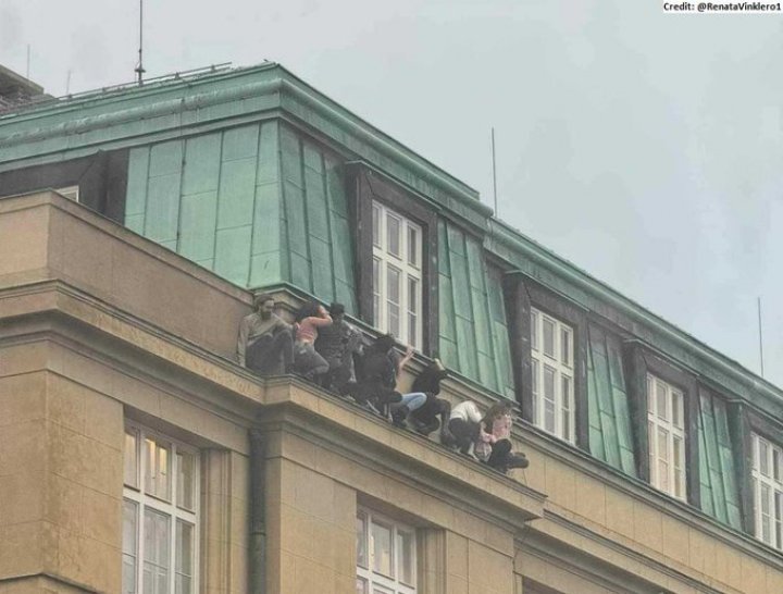 ATAC ARMAT la o universitate din Praga, soldat cu morți și răniți (FOTO/VIDEO)