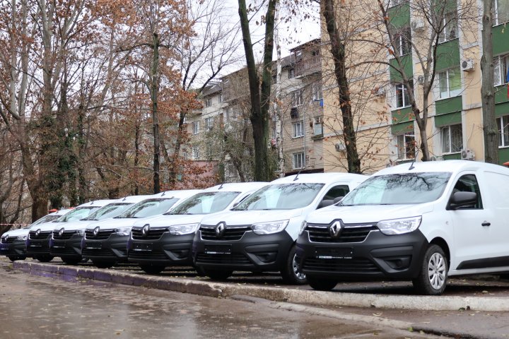 Automobile noi de serviciu pentru sistemul administrației naționale a penitenciarelor (FOTO)