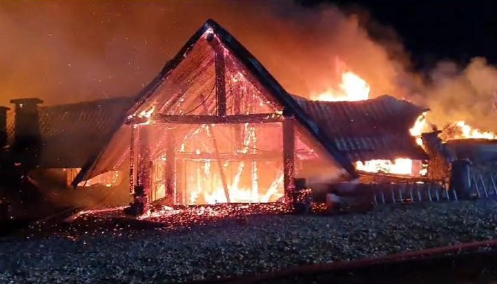 INCENDIU de proporţii. Cel puțin un copil și patru adulți au murit (FOTO/VIDEO)