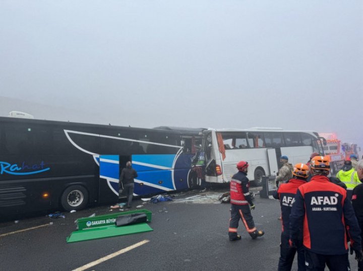 Accident de GROAZĂ pe o autostradă din Turcia: 11 oameni au murit și alți 50 au fost răniți (FOTO)