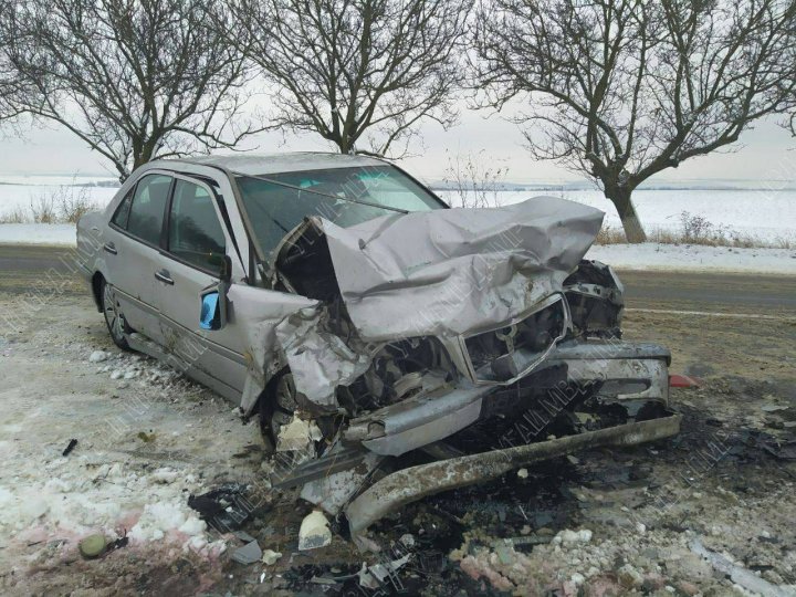 Accident teribil la Rîbniţa. Două persoane au ajuns la spital