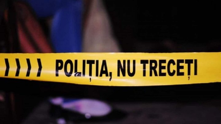 TRAGEDIE LA CĂUŞENI. Un adolescent de 14 ani, găsit STRANGULAT în curtea casei 