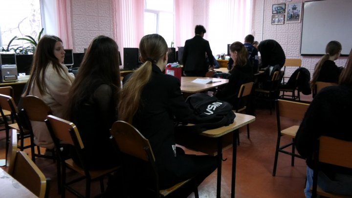 REPORTAJ. Detalii despre adolescentul de 14 ani care s-a SINUCIS. Dezvăluiri făcute de colegii băiatului (FOTO/VIDEO)