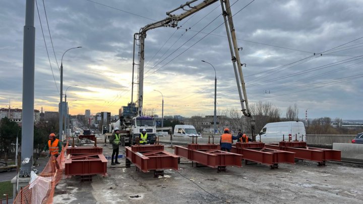 Traficul rutier pe podul de pe strada Mihai Viteazul din Capitală va fi SUSPENDAT parţial timp de 7 luni