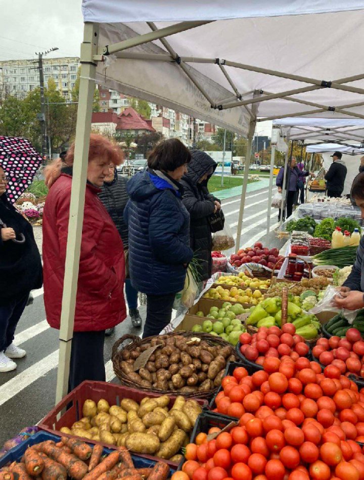 Vezi ce târguri cu produse autohtone vor fi organizate în sectoarele Capitalei în acest weekend (FOTO)