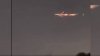 VIDEO Avion Boeing ÎN FLĂCĂRI, la scurt timp după decolare. Un motor a luat foc în zbor