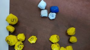 (FOTO) Deținători de droguri, prinşi în Capitală. Un tânăr, anunţat în căutare 