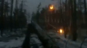 (VIDEO) Haos și panică printre soldații ruși după ce au fost prinși în ambuscadă în pădure: „Cine trage? Sunt ai noștri? Unde naiba suntem?”  