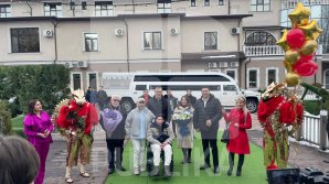 Surpriză de ziua lui Gheorghe Urschi. S-a dat mare petrecere, cu flori, baloane, limuzină şi oameni dragi alături VIDEO