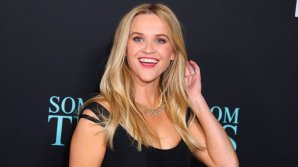 (VIDEO) Reese Witherspoon și-a făcut un capuccino cu zăpadă luată din curte și fanii de pe Tik Tok au certat-o  