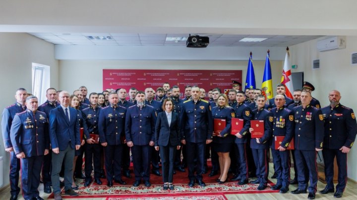 Preşedintele Maia Sandu a conferit distincţii de stat angajaţilor Serviciului de Protecție și Pază de Stat FOTO