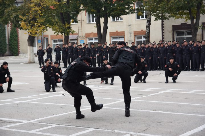 Trupele speciale de intervenție din cadrul MAI, SPPS și MJ, instruite de pușcașii marini ai SUA, în domeniul antiterorist (FOTO)