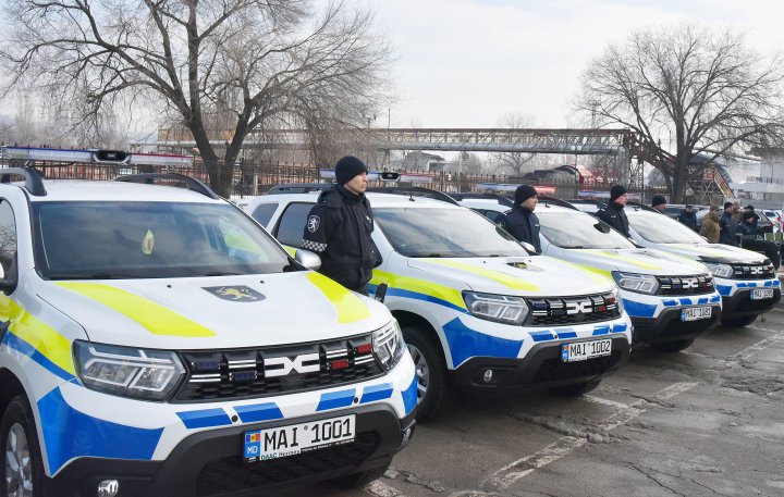 Automobile, sisteme inteligente ce urmează a fi montate în mașinile de patrulare şi echipament tehnic, donate IGP de către Ambasada Germaniei FOTO 