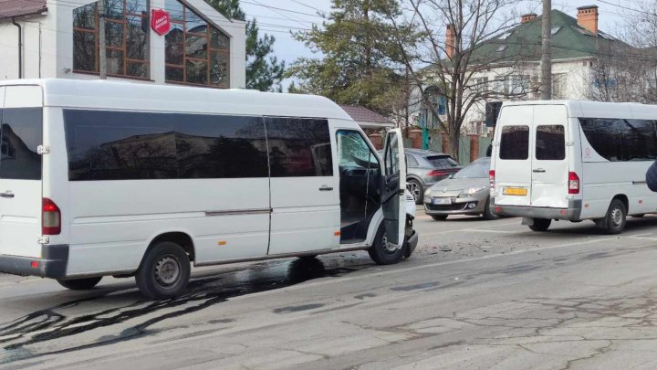 Noi detalii despre accidentul de la Ialoveni. Cinci persoane, printre care doi copii, au avut nevoie de îngrijiri medicale